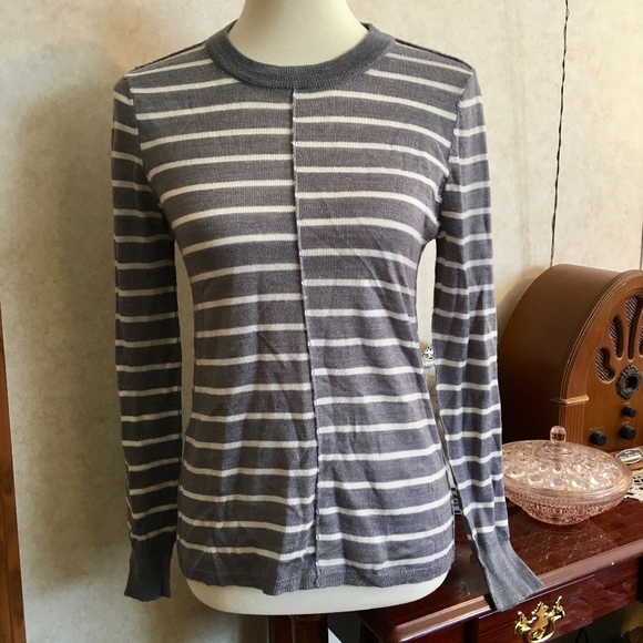 UNTUCKit w/ Merino Wool Gray White Sweater Small - Picture 1 of 8